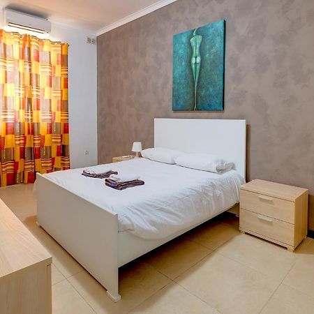 Modern 2 Bedroom Maisonette In Central Sliema Exteriör bild