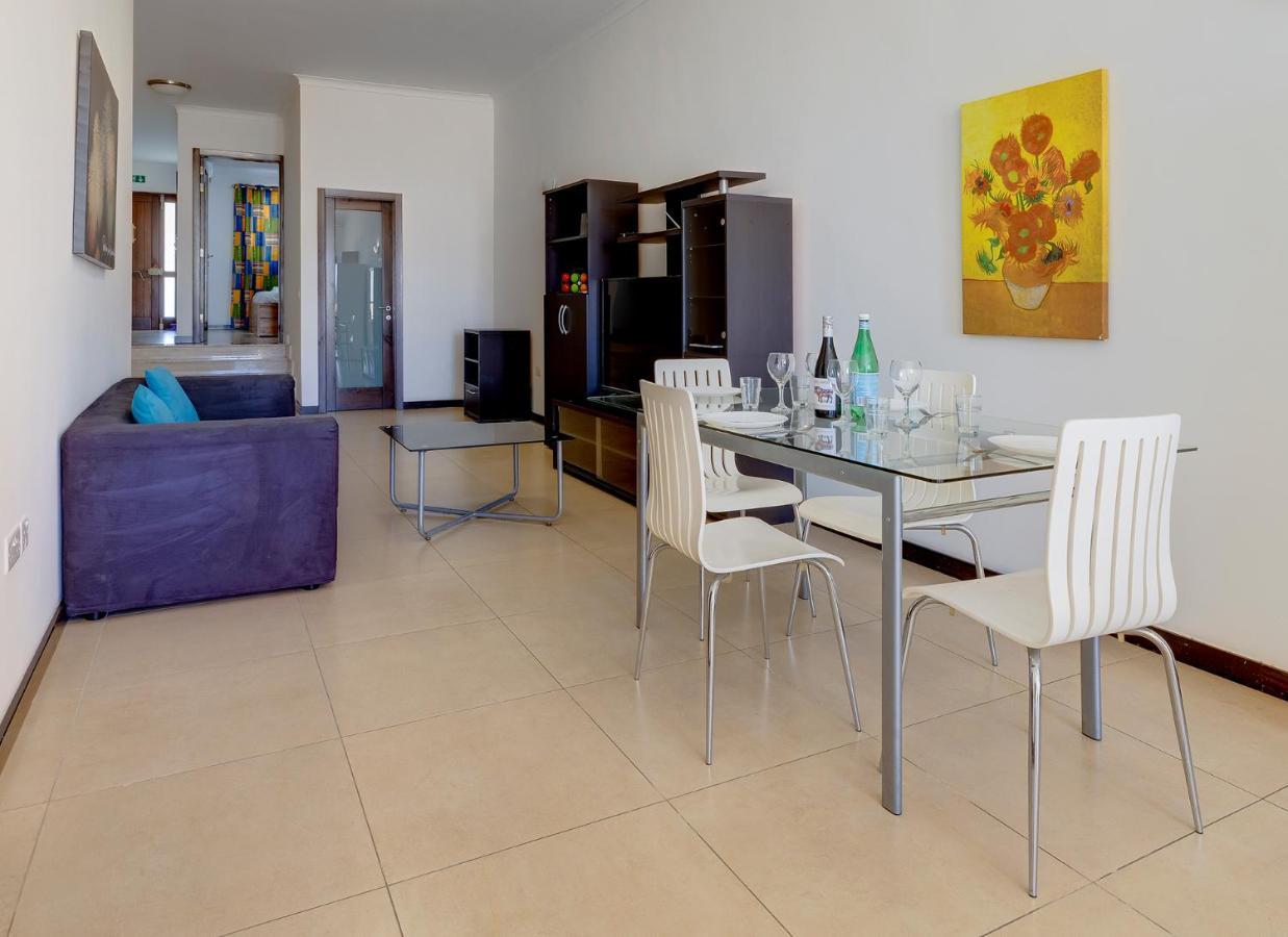 Modern 2 Bedroom Maisonette In Central Sliema Exteriör bild