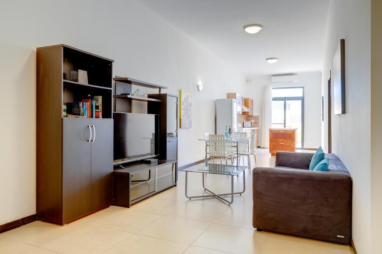 Modern 2 Bedroom Maisonette In Central Sliema Exteriör bild
