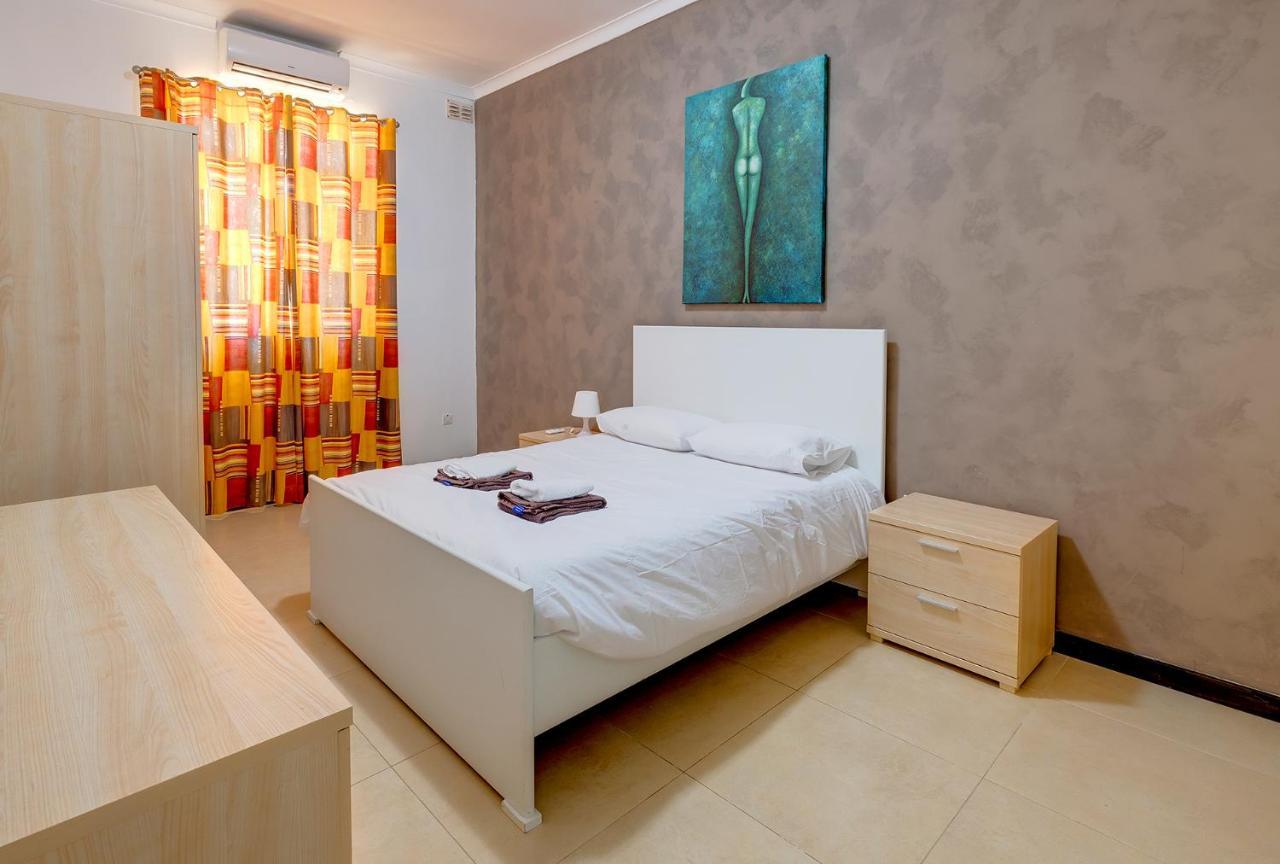 Modern 2 Bedroom Maisonette In Central Sliema Exteriör bild