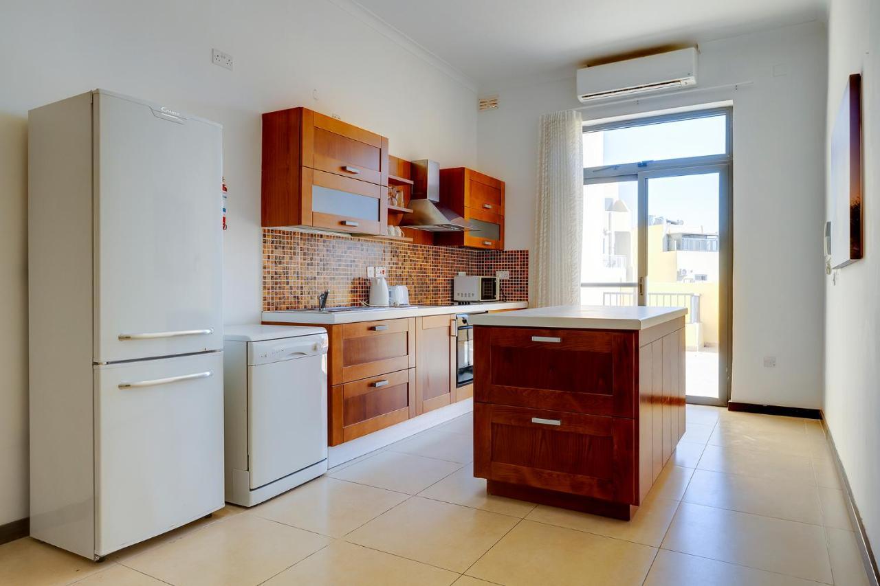 Modern 2 Bedroom Maisonette In Central Sliema Exteriör bild