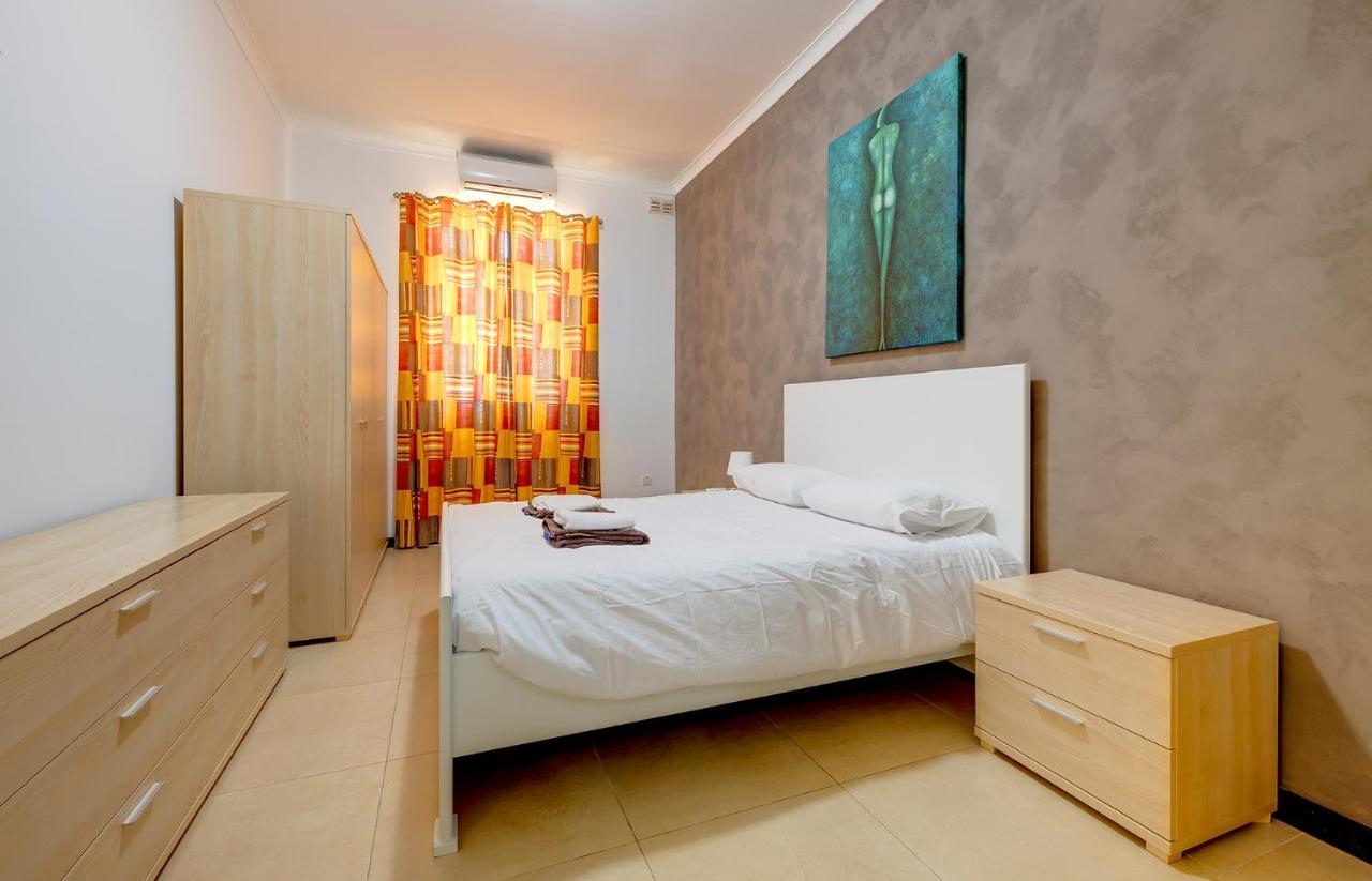 Modern 2 Bedroom Maisonette In Central Sliema Exteriör bild