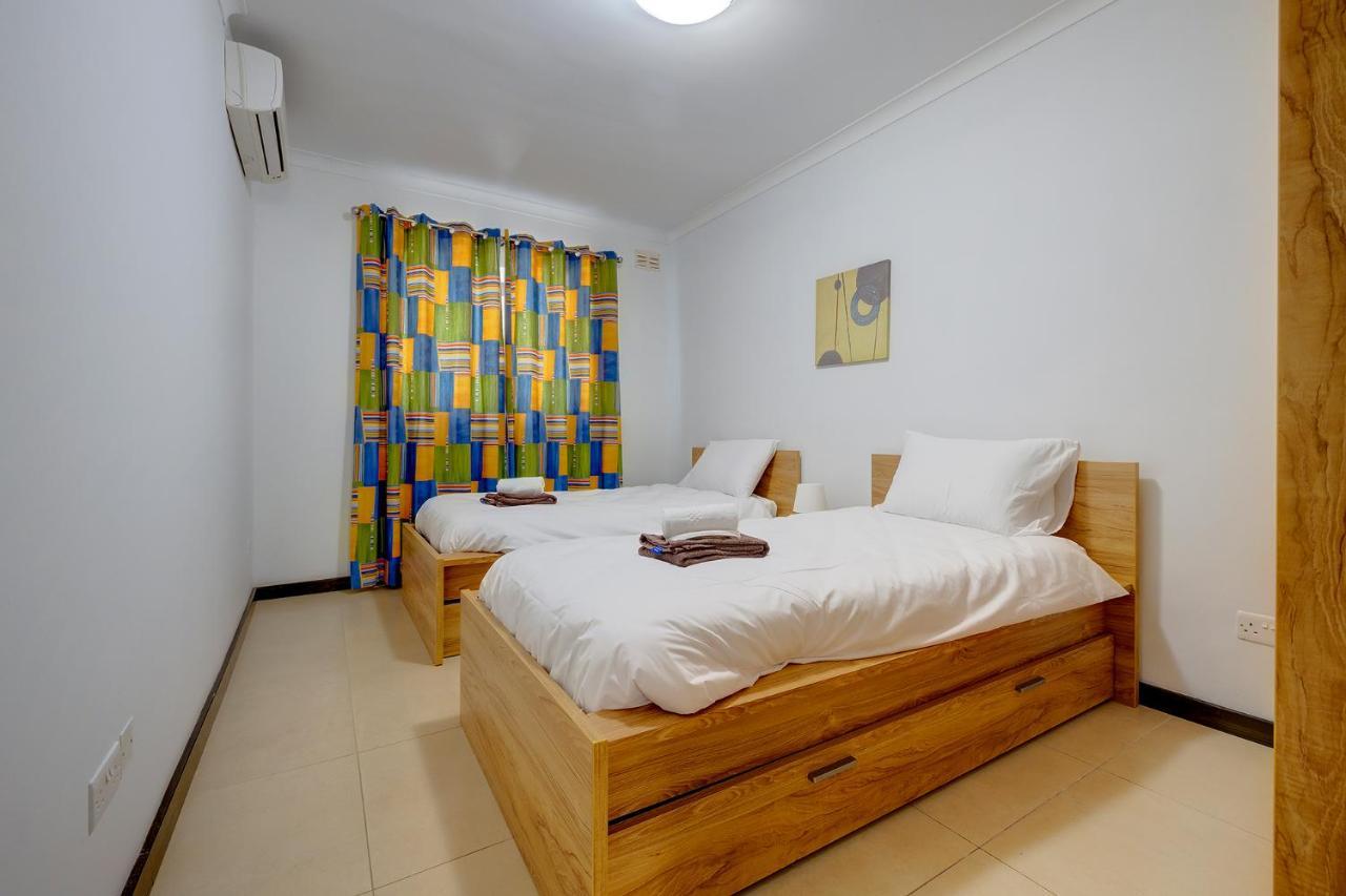Modern 2 Bedroom Maisonette In Central Sliema Exteriör bild