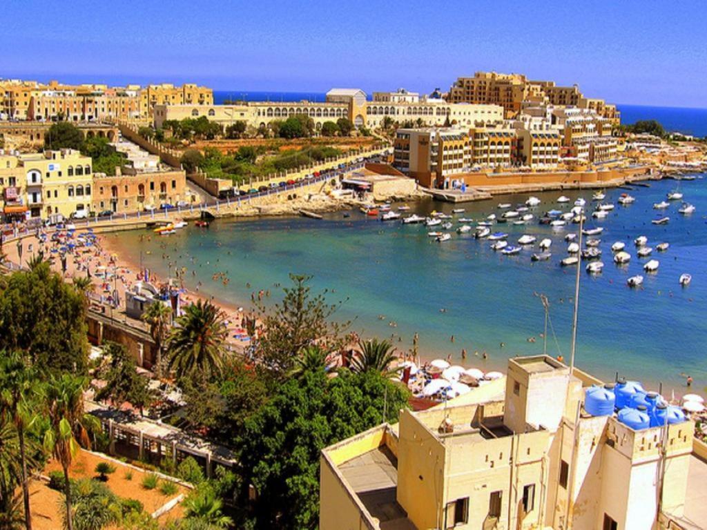 Modern 2 Bedroom Maisonette In Central Sliema Exteriör bild