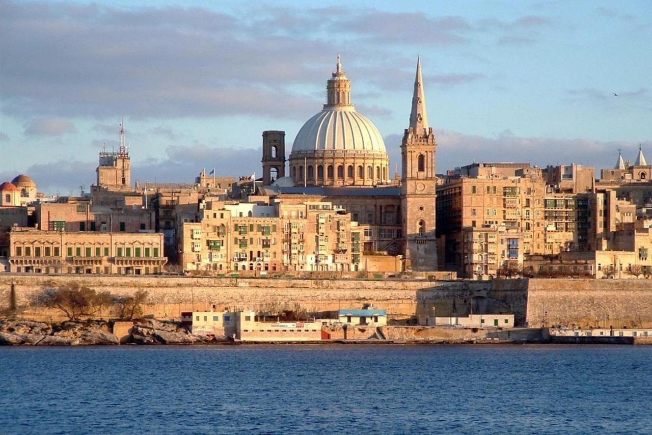 Modern 2 Bedroom Maisonette In Central Sliema Exteriör bild